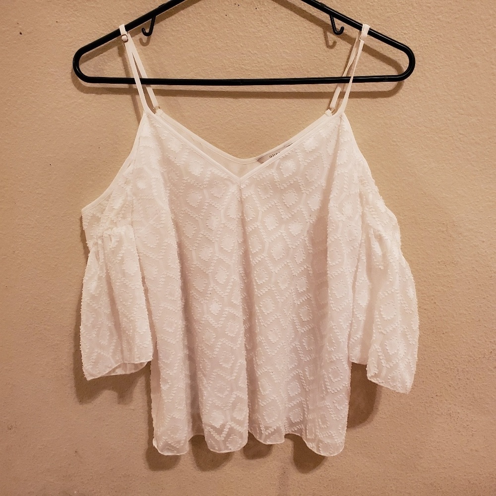 NWOT Guess cold shoulder top